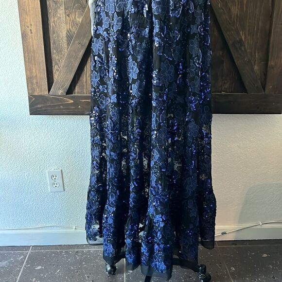 DRESS THE POPULATION Anable Sequin Embroidery Gown - Picture 7 of 14